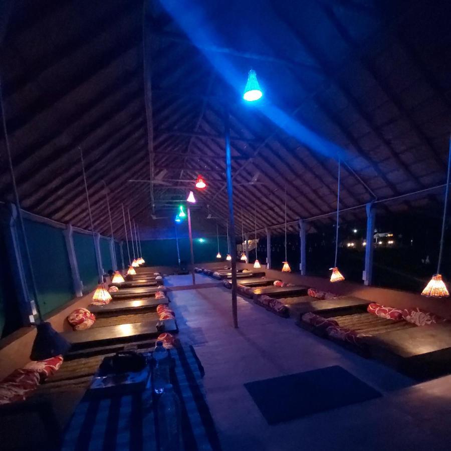 Dusk Till Dawn Hampi Exterior photo